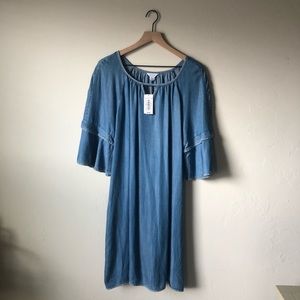 NWT Lightweight Peep V-Neck Dress XL